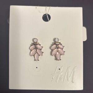 H&M Pale Pink Crystal Leaf Stud Earrings | NWT Romantic Boho Chic